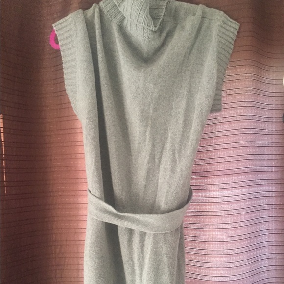 BCBG Maxazria woman’s gray long sweater